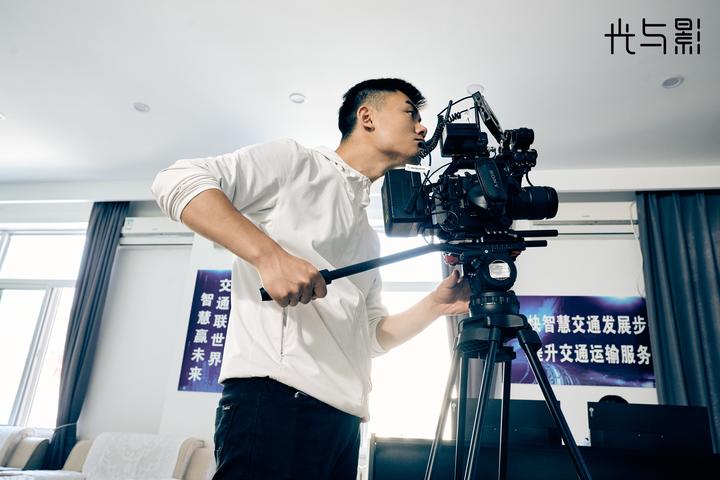 年代感异世界打工